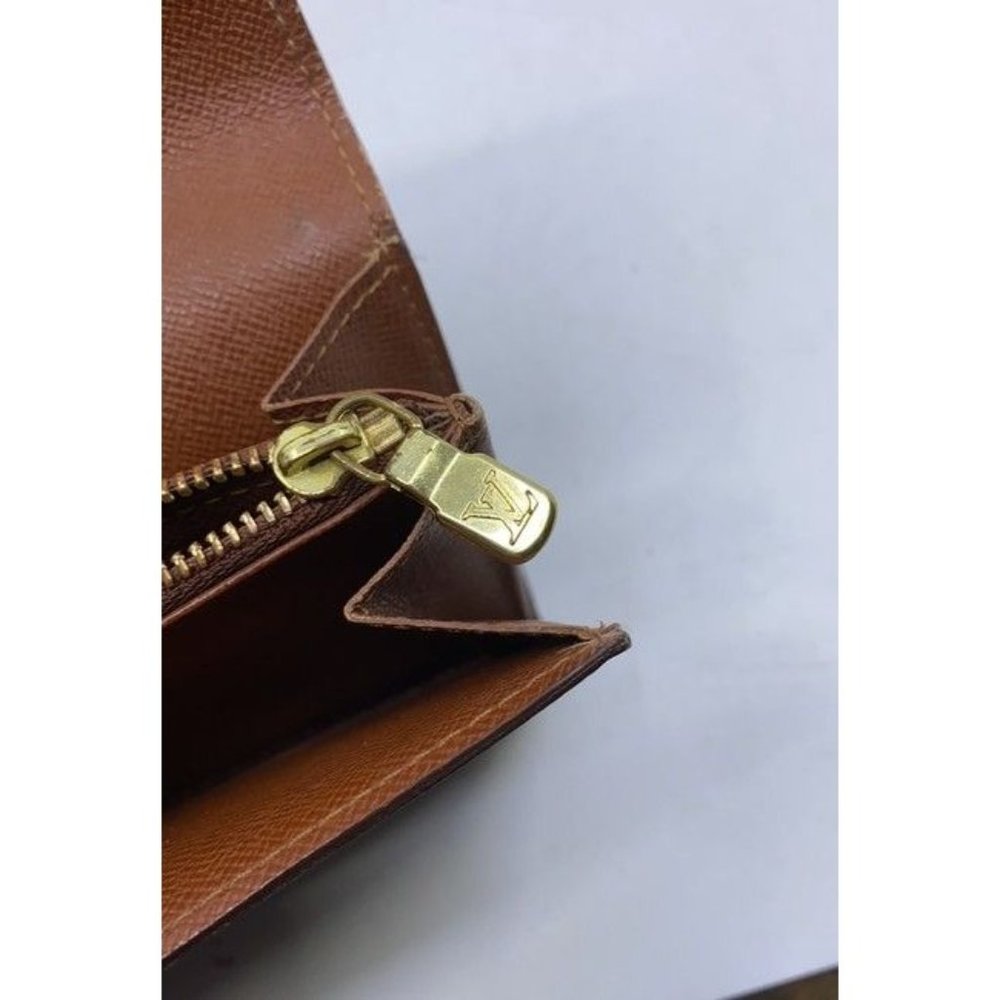Louis Vuitton Brown Sarah Monogram Vintage Wallet - Picture 12 of 12